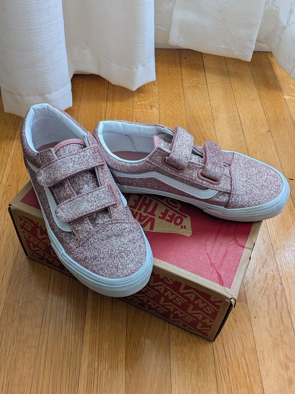 Like New! Vans Kids Glitter Velcro Old Skool Sneakers - Rose/White. Size 2.5